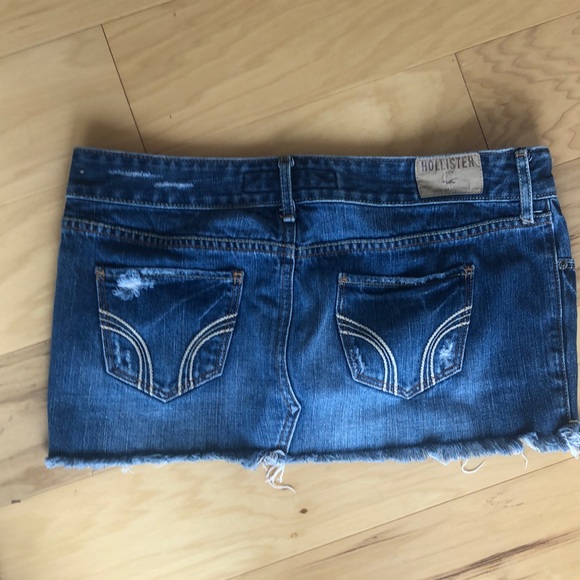 Distressed Hollister denim skirt - Picture 3 of 4
